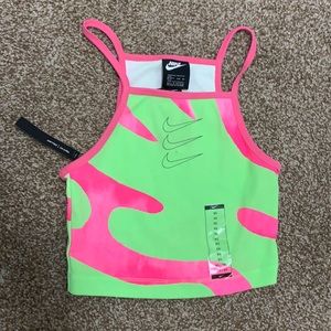 Sporty crop top